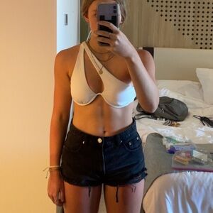 Asymmetric bikini set